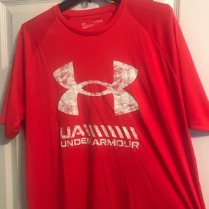 Mens Red and white Under Armour Short Sleeve Shirt Size XL